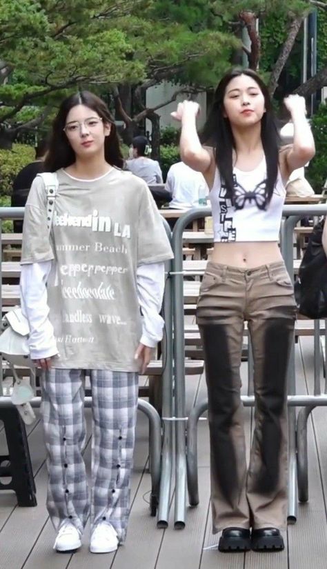 Itzy Lia Itzy Airport Fashion, Itzy Ryujin Outfits Casual, Itzy Airport Outfit, Ryujin Outfits Casual, Ryujin Itzy Airport Fashion, Ryujin Fashion Style, Itzy Street Style, Lia Airport Fashion, Lia Itzy Outfit