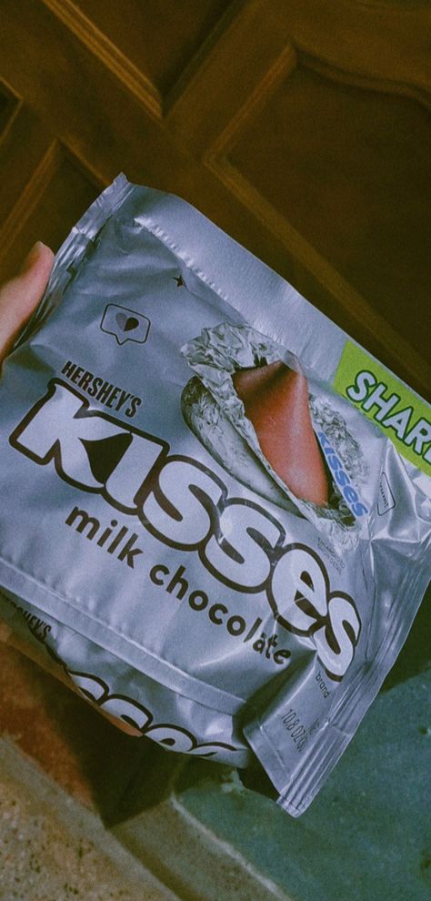 Kisses Candy, Hershey's Kisses, Hershey Kiss, Kisses Chocolate, Hershey Chocolate, Hershey Kisses, Milk Chocolate, Vaseline, Chocolate Milk