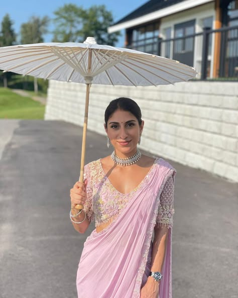 @Raina, adorns our lilac appliqué work saree set . Brunches, soirées or destination weddings , ideal outfit to slay ! Doesn’t she look… | Instagram Lilac Designer Saree, Register Marriage, Court Marriage, Culture Clothes, Lunch Outfit, Aditi Rao Hydari, Aditi Rao, Derby Outfits, Handmade Fabric Bags