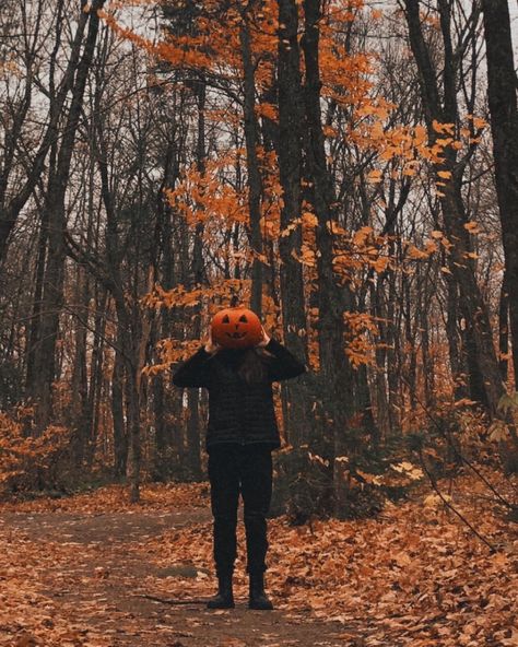 Fall Boyfriend, Pumpkin People, Pumpkin Heads, Male Portrait Poses, Pumpkin Books, Autumn Woods, Halloween Wallpaper Backgrounds, Ghost Photography, Pumpkin Photos