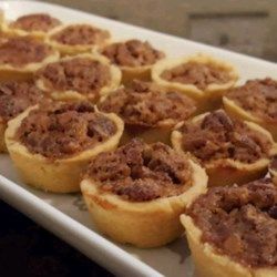 Pecan Tarts Recipe, Pecan Tassies, Mini Pecan Pies, Pecan Pies, Pecan Tarts, Healthy Recipes Easy Snacks, Mini Tart, Cinnamon Cream Cheese Frosting, Healthy Snacks Easy