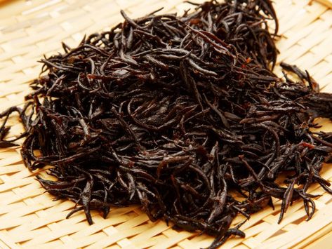 7 Wonderful Benefits of Hijiki Seaweed | Organic Facts How To Eat Seaweed, Benefits Of Seaweed, Hijiki Seaweed, Seaweed Onigiri, Seaweed Supplements, Plant Vegetables, Paper Making Process, Japanese Things, Sea Vegetables