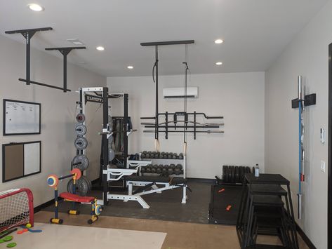 My training room Gym Setup Ideas, Small Home Gym Ideas, Home Gym Set, Home Gym Inspiration, Home Gym Essentials, Dream Gym, Small Home Gym, Home Gym Setup, Gym Setup