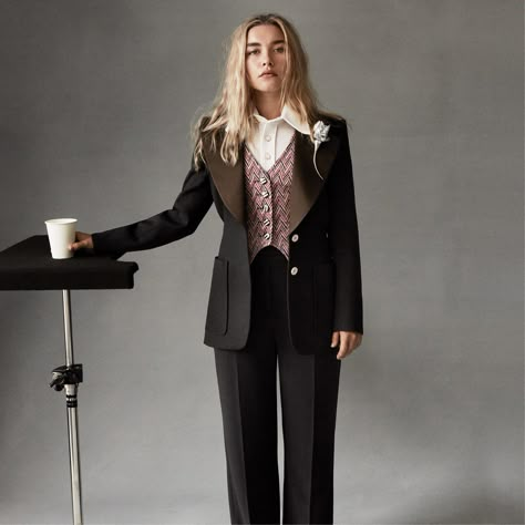 Louis Vuitton jacket, vest, shirt, and brooch. Brunello Cucinelli pants  #LouisVuitton, #suits, #Vogue, #fashion, #style, #FlorencePugh Marvel Costumes, Lady Macbeth, Steve Mccurry, Patrick Demarchelier, Marvel Superhero, Miranda Cosgrove, Vogue Us, People Women, Vogue Covers