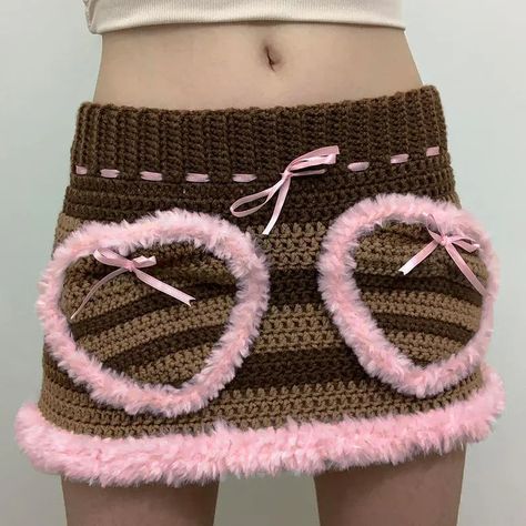 Stripe Aesthetic, Fluffy Skirt, Style Kawaii, Kawaii Goth, Gothic Grunge, Crochet Clothing And Accessories, Grunge Fairy, Kawaii Crochet, Crochet Fashion Patterns