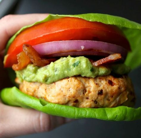 Chipotle Turkey Burgers With Guacamole | 29 Fresh And Delicious Lettuce Wrap Ideas Chipotle Turkey Burger, Summer Grilling Recipes, Turkey Burger, Turkey Burgers, Think Food, Low Carb Dinner, Idee Pasto Sano, Grilling Recipes, I Love Food