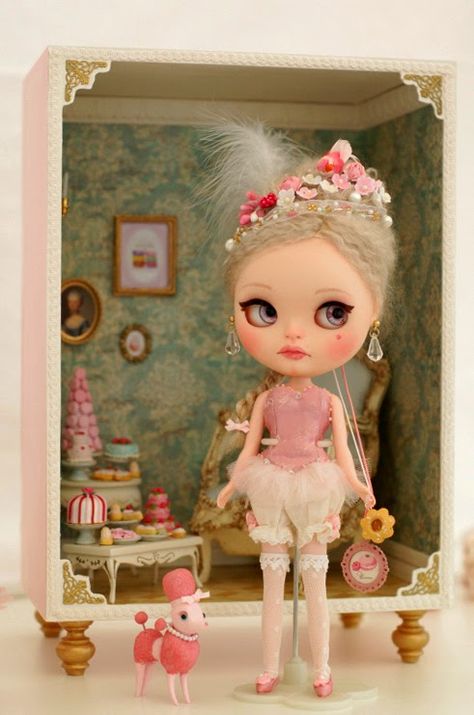 Marie Antoinette Movie, Big Eyes Doll, Blythe Custom, Doll Display, Doll Repaint, Room Box, Fairy Dolls, Pretty Dolls, Cute Plush