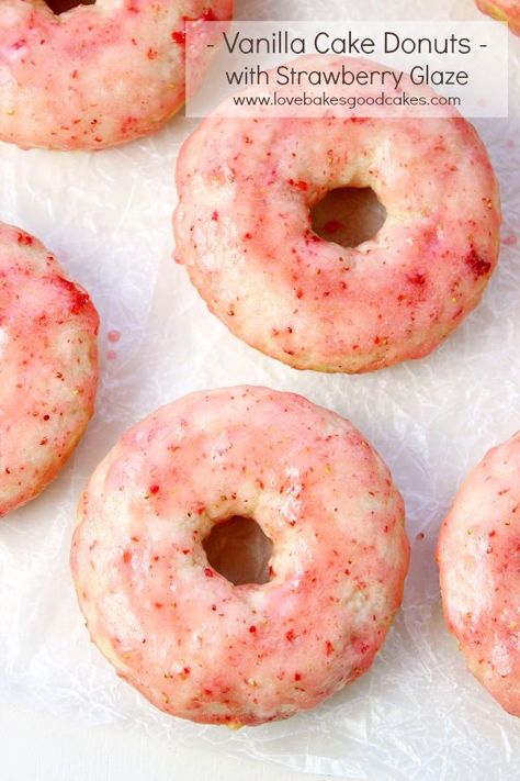 These Vanilla Cake Donuts with Strawberry Glaze are perfect for breakfast or a snack! They're easy to make and the glaze is made with fresh strawberries! So yummy! Strawberry Donuts Recipe, Strawberry Doughnut, Strawberry Donut, Strawberry Donuts, Strawberry Glaze, Cronut, Doughnut Cake, Baked Strawberries, Homemade Donuts