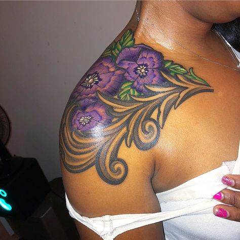 DO YOU LIKE PURPLE? ☔️💜 LOOK AT HOW VIBRANT IT POPS ON THIS GORGEOUS SHADE OF COCOA. ARTIS Tattoo On Dark Skin, Purple Tattoo, Dark Skin Tattoo, Purple Tattoos, Black Girls With Tattoos, Amazing Tattoos, Tasteful Tattoos, Tattoos For Black Skin, Dope Tattoos For Women