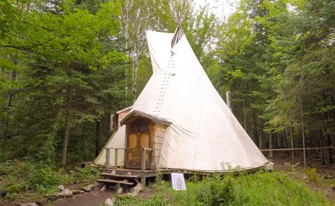 Magical Four Season Off Grid Tipi Tiny House! Tipi House, Tiny House Company, Off Grid House, Tiny House Village, Tiny House Nation, Tiny House Community, Tiny Cabins, Unique Shower, House Hunters