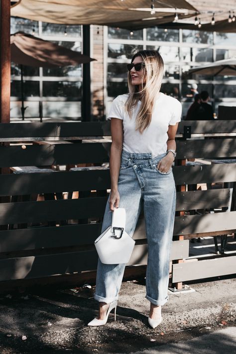 The pair of criss cross elevated denim by AGOLDE that can be paired with all of your simply basics during all seasons // more on thegreyedit.com // #elevateddenim #crisscross #momjeans #denimstyle #agolde Cross Jeans Outfit, Criss Cross Applesauce, Criss Cross Jeans, Cross Jeans, Summertime Outfits, Agolde Jeans, White Pumps, Lovely Clothes, Jeans Outfit