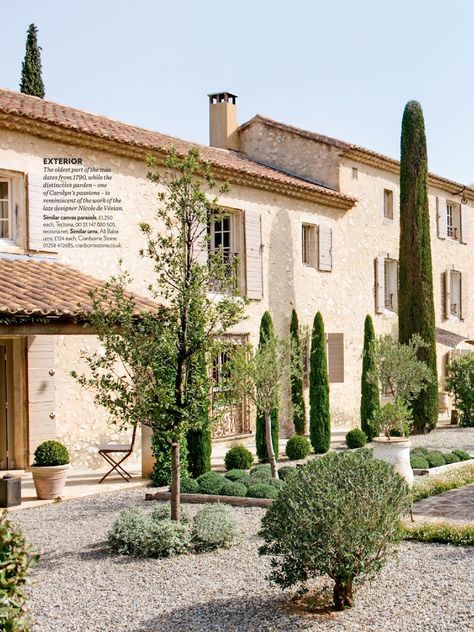 Tuscan Garden, French Country Living, Mediterranean Style Homes, French Architecture, Front Landscaping, Mediterranean Garden, French Garden, Small Garden Design, French House