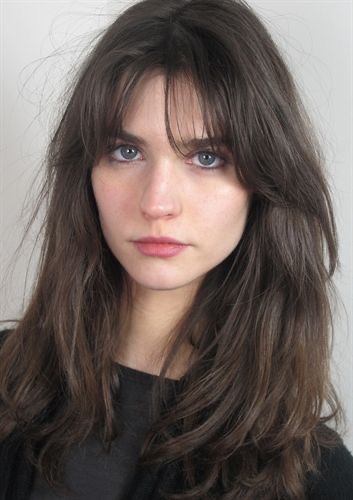 Hairstyle With Bangs, French Twist Hair, Long Face Hairstyles, Haircut Inspo, Bangs With Medium Hair, Long Hair With Bangs, Penteado Cabelo Curto, Cut My Hair, Grunge Hair