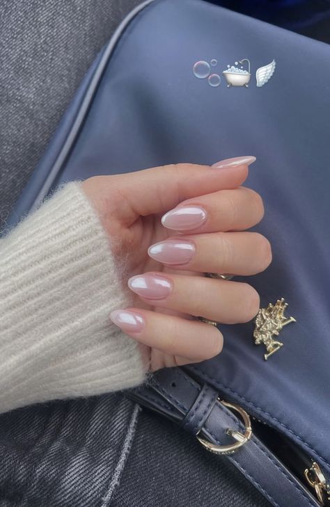 Feminine Nails, Nails June, Deer Nails, Glossy Nails, Pearl Nail, Acrylic Nails Nude, Chic Manicure, Bridesmaids Nails, Light Feminine