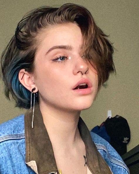 Shot Hair, Androgynous Hair, Tomboy Hairstyles, Short Hair Tomboy, Short Grunge Hair, Shot Hair Styles, Penteado Cabelo Curto, Fluffy Hair, Short Hair Haircuts