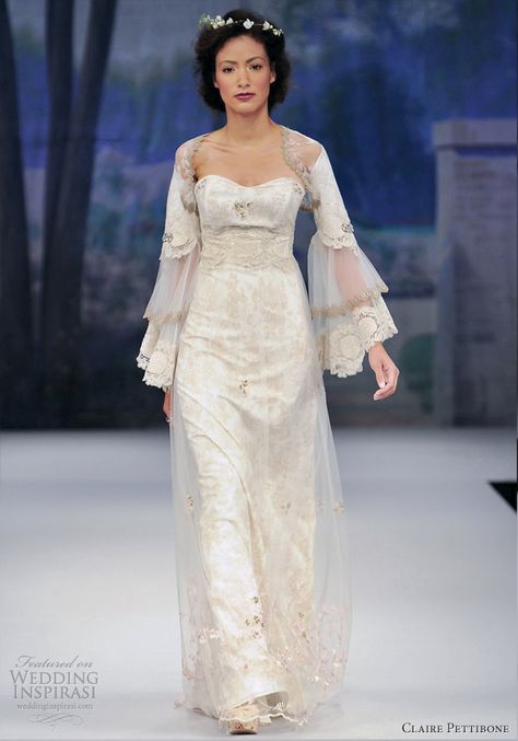 Claire Pettibone Spring 2012 Wedding Dresses | Wedding Inspirasi Claire Pettibone Bridal, Claire Pettibone Wedding Dress, 2012 Wedding, Wedding Inspirasi, Claire Pettibone, Dream Wedding Ideas Dresses, Wedding Dresses Photos, فستان سهرة, Wedding Dresses Romantic