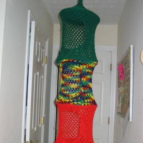 Hanging Toy Organizer Crochet Storage Ideas, Crochet Organizer, Crochet Hanging, Toy Organizer, Crochet Storage, Easy Crochet Patterns Free, All Free Crochet, Toy Organization, Easy Crochet Patterns