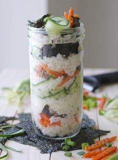 I hinted about a savory parfait in this post a few weeks back, and here it is: a Sushi Parfait. This was a lot of fun (and a little messy) to make. About halfway through layering everything into the jar, I realized I forgot the nori. The nori is a must! It gives the whole parfait...Read More → Vegan Packed Lunch, Packed Lunch Recipes, Mason Jar Lunch, Feasting On Fruit, Mason Jar Salad Recipes, Jar Recipes, Vegan Sushi, Dessert In A Jar, Mason Jar Salad