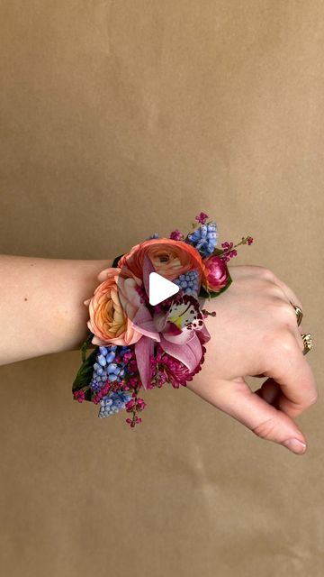 Corsage Cuff Bracelet Diy, Make A Corsage Wristlets, Corsage Diy Wristlet, How To Make A Corsage Wristlet For Prom, Bracelet Corsage Diy, Diy Prom Corsage Wristlets, Prom Corsages 2024, Corsage Prom Diy, How To Make A Wrist Corsage