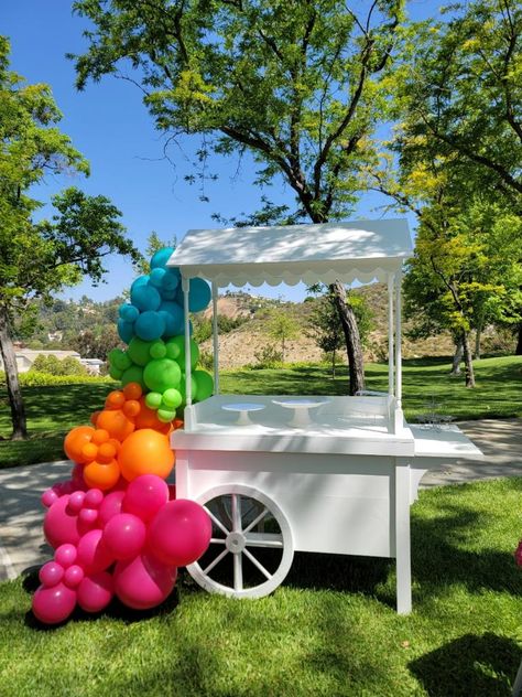 Candy Cart With Balloon Garland, Candy Cart Balloon Garland, Cart Balloon Decor, Dessert Cart With Balloons, Candy Cart Birthday, Ice Cream Cart Birthday, Candy Cart Decoration, Snack Cart Party, Candy Cart Ideas