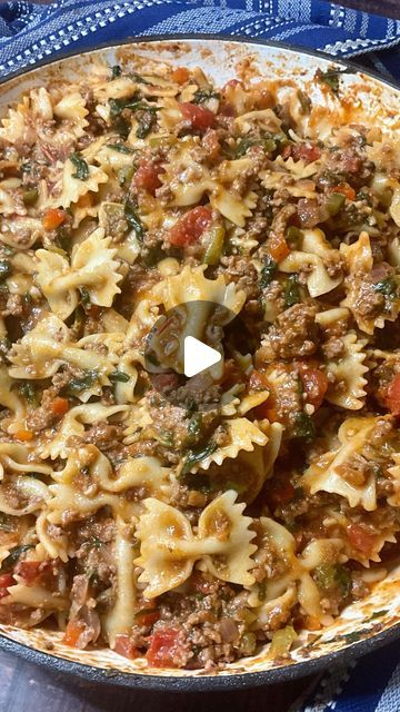 Bow Tie Pasta Ground Beef Recipes, Ground Beef Spinach Pasta, Bow Tie Pasta With Ground Beef, Beef And Bow Tie Pasta, Bow Tie Pasta Recipes Ground Beef, Ground Beef And Bow Tie Pasta, Bow Tie Pasta Recipes, Creamy Bow Tie Pasta With Ground Beef, Bowtie Pasta Recipes