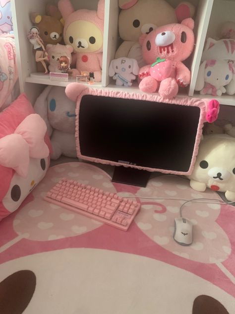 Cute Core Gaming Setup, Hello Kitty Gaming Setup, Cutecore Room Ideas, Cutecore Games, Sanrio Gaming Setup, Kawaiicore Bedroom, Cutecore Desk Setup, Cutecore Pc Setup, Cutecore Gaming Setup