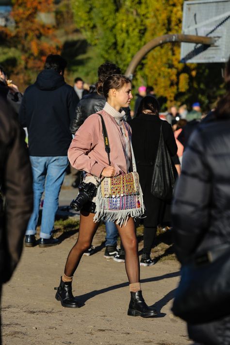 Berlin Clothing Style, Polish Street Style, Poland Street Style, Berlin Street Style 2023, Berlin Underground Style, Berlin Summer Fashion, Berliner Outfit, Berlin Street Style Underground, German Fashion Women Street Style