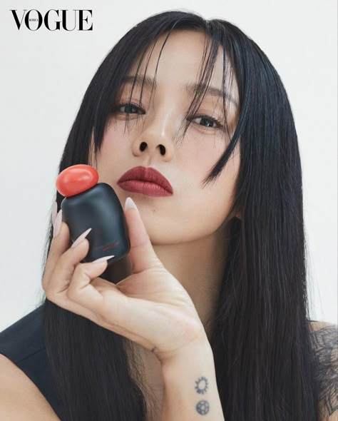 Lee Hyori, Magazine Photoshoot, Pop Queen, Vogue Korea, Dancing Queen, Lip Makeup, Vogue, Magazine, Makeup