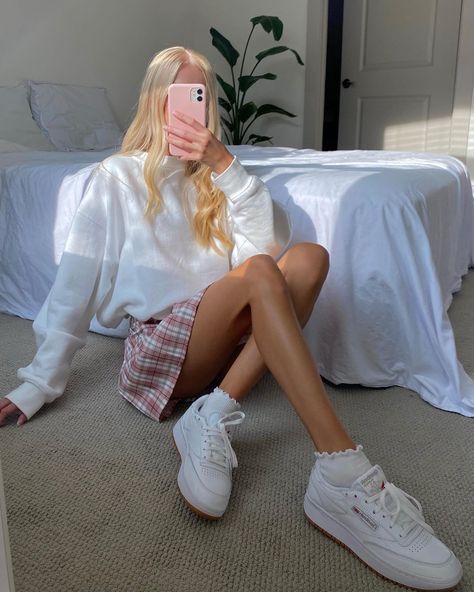 VALERIE SANDERS on Instagram: “Cute and casual in my new Club C Doubles 🌸 @reebokclassics #sponsored #ClubC #reebok” Reebok Club C Double Outfit Women, White Rebook Shoes Outfit Women, Reebok Club C Extra Outfit, Club C Double Reebok Outfit, Reebok Women Outfits, Reebook Outfit Women, Reebok Club C Double Outfit, Club C 85 Reebok Outfit, Rebook Outfit