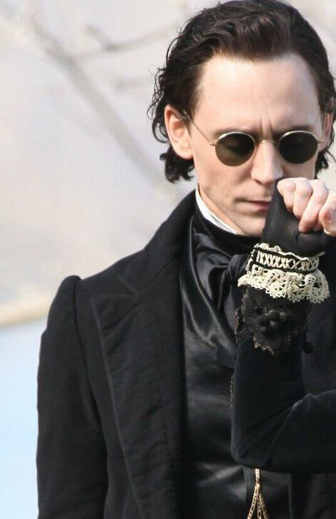 Tom Hiddleston Thomas Sharpe, Crimson Peak, Thomas William Hiddleston, Loki Laufeyson, British Men, The Perfect Guy, Tom Hiddleston Loki, Prince Charming, Perfect Man