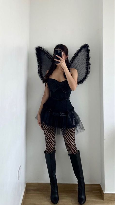 Black Angel Halloween Costume, Angel Costume Women, Black Angel Costume, Dark Fairy Costume, Halloween Fashion Outfits, Bat Halloween Costume, Halloween Tights, Angel Halloween Costumes, Aesthetic Angel