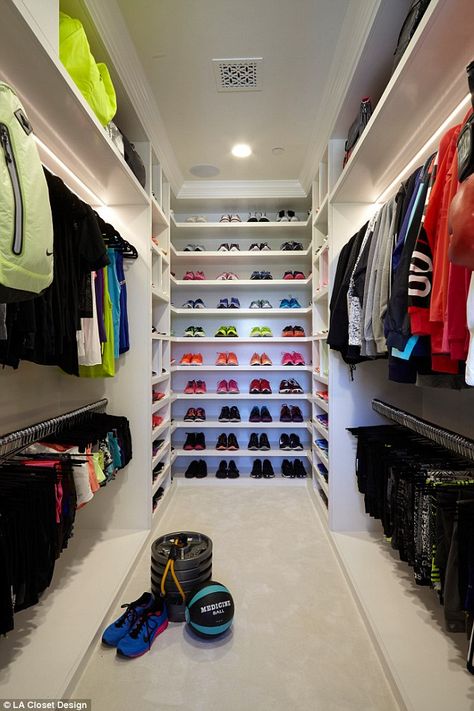 'It's my favourite closet!' LA Closet Design customized the Keeping Up with the Kardashians star's immaculate storage space with tidy racks and glass display cases featuring suede-lined shelves that light up Khloe Kardashian Closet, Khloe Kardashian Workout, Kardashian Workout, Shoe Closets, Khloe Kardashian House, Fitness Closet, Glam Closet, Kardashian Home, Khloe K