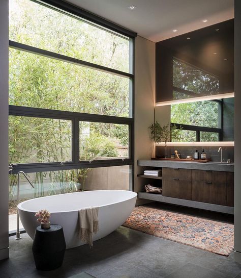 Serene midcentury modern home remodel in Southern California #bathroom #tub Xl Bathtub, 2021 Bathroom Trends, Soaking Tubs, Outdoor Bathtub, Master Design, Eames House, Hardwood Floors Dark, Dark Hardwood, Electric Blinds