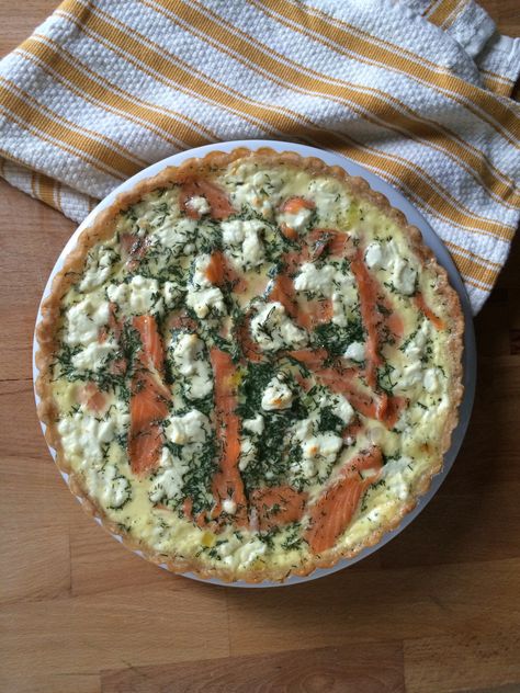 Smoked Salmon Goat Cheese, Salmon Goat Cheese, Smoked Salmon Quiche, Salmon Dill, Salmon Quiche, Goat Cheese Quiche, Baking Weights, Smoked Salmon Cream Cheese, Dill Salmon