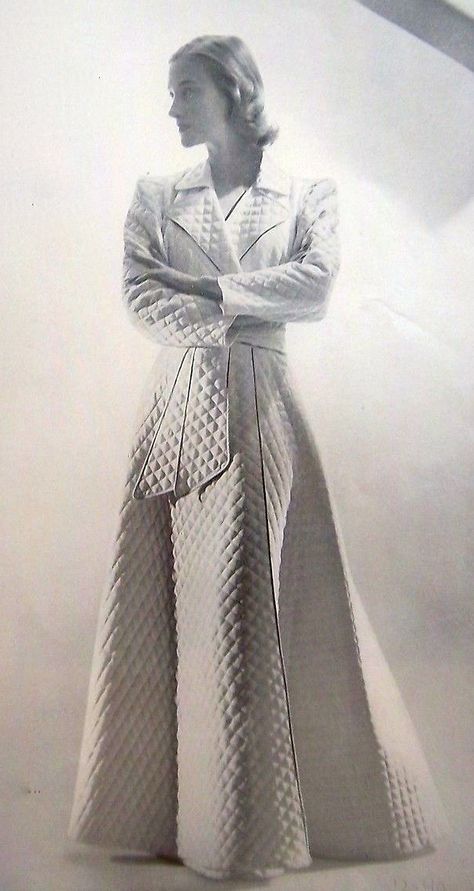 1950s Dressing Gown, 1950s Nightwear, 1950s Wardrobe, 1950s Aesthetic, Auntie Mame, Vintage Dress Sewing Patterns, Quilt Dress, Dressing Gowns, 1930s Fashion