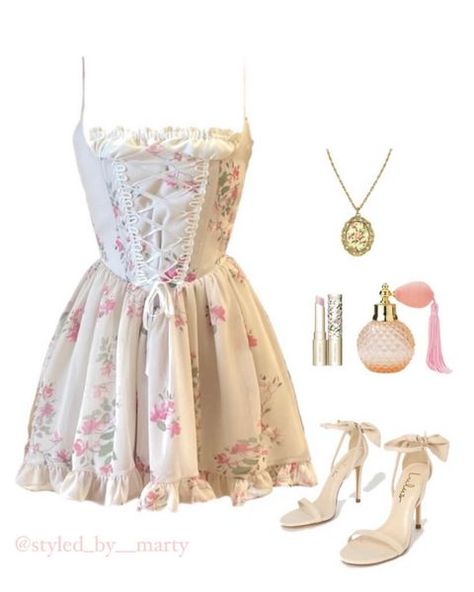 Romantic Academia Outfits, Princess Inspired Outfits, Romantic Academia, Floral Bustier, Romantic Outfit, Wear Or Tear, Estilo Preppy, Matching Couple Outfits, Floral Outfit