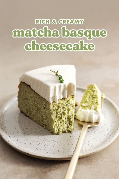 Matcha Basque Cheesecake, Basque Burnt Cheesecake Decoration, Matcha Cheesecake Recipe, Creme Brulee Cake, Green Tea Cheesecake, Burnt Cheese, Basque Cake, Light Cheesecake, Burnt Cheesecake