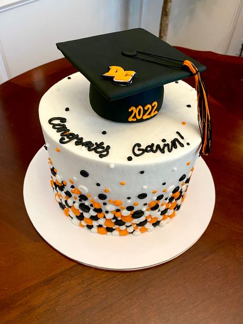 Hs Graduation Cakes, Boy Cap Decoration Graduation, Homemade Graduation Cake, Cute Graduation Cakes High Schools, Graduation Party Cake Ideas High School, Boys Graduation Cakes For High School, 2024 Graduation Cake Ideas, Jerry Graduation, Graduation Cake Ideas 2024