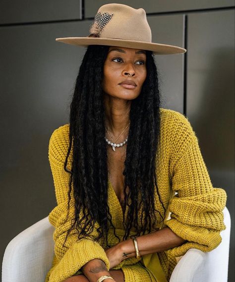 Natural Hair And Fedora Hats, Glasses And Hat Outfits, Fedora Hat With Locs, Locs And Fashion Black Women, Natural Hair Hat Styles, Women With Locs Fashion, Hats With Locs, Boho Chic Black Women, Boho Chic Outfits Black Women