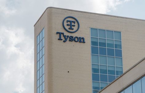 Tyson Foods has seen a fall in sales and revenue The post Global Meat Company Tyson Foods Reports Losses As Shoppers Ditch Meat appeared first on Plant Based News. Chicken Plants, Tyson Foods, Cost Of Production, Animal Agriculture, Agriculture Industry, Factory Farming, Plant Based Lifestyle, Chicken Feed, Facing Challenges