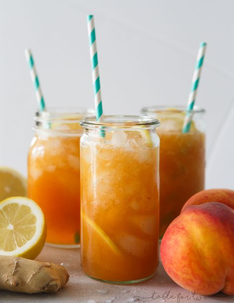 Lemon Ginger Peach Spritzer - Refreshing Bubbly Drink with Peaches Ginger Drinks, Booze Recipes, Easter Drink, Bubble Drink, Peach Drinks, Refreshing Beverages, Drink Party, Strawberry Mojito, Ginger Peach