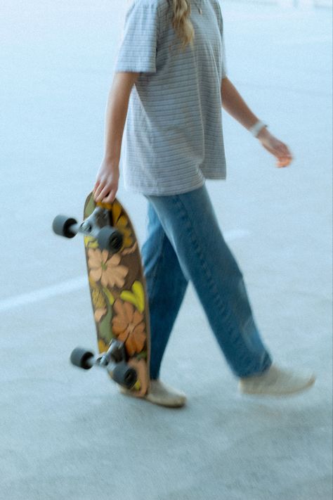 Surfer Skater Aesthetic, Skate Shoot, Surfer Outfit, Skater Girl Aesthetic, Skateboarding Aesthetic, Tomboy Aesthetic, Mtb Clothing, Skater Vibes, Skater Outfits