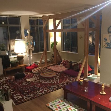 Our #furniturefree living area, as inspired by @nutritiousmovement ! Sleeping On The Floor, Floor Desk, Floor Living, Flat Decor, Mid Century Minimalist, Floor Sitting, Furniture Free, Monkey Bars, Natural Movement