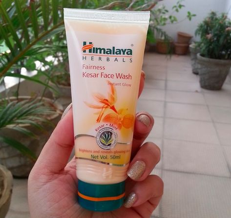 Himalaya Herbals Fairness Kesar Face Wash Review Himalaya Kesar Face Wash, Himalaya Skin Care Products, Himalaya Face Wash, Himalaya Products, Cleanser Products, Butter Wallpaper, Herbal Face Wash, Lancome Absolue, Best Face Wash