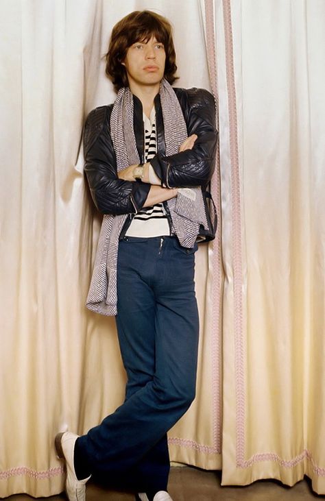 Mick Jagger Mick Jagger Style, Mick Jagger Rolling Stones, Rollin Stones, Moves Like Jagger, Keith Richards, Mick Jagger, Uk Fashion, 70s Fashion, British Style