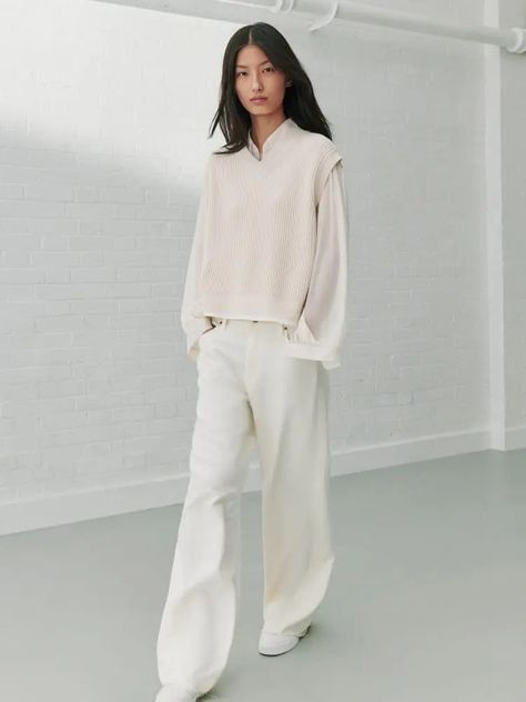 Lookbook | UNIQLO : C Spring/Summer 2024 collection | UNIQLO US Uniqlo Women Outfit, Uniqlo Outfit, Clare Waight Keller, Uniqlo Tops, Led Fashion, Uniqlo Women, Stylish Clothes, Spring Summer 2024, Modern Wardrobe