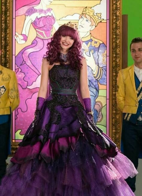 Mal Descendants Costume, Dove Cameron Descendants, Disney Descendants 2, Descendants Wicked World, Evie Descendants, Mal Descendants, Disney Descendants Movie, Descendants Characters, Groovy Fashion