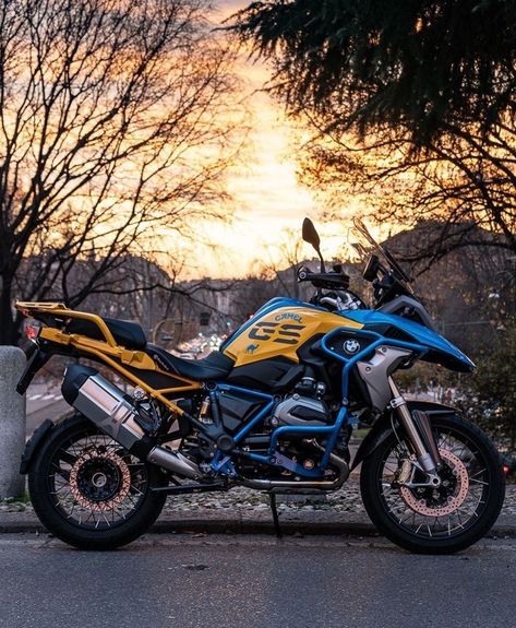 Bmw Offroad, Gs 1200 Bmw, Bmw Motorcycle Adventure, Bmw Adventure Bike, Adventure Bike Motorcycles, Moto Scrambler, Car Brands Logos, Best Motorbike, Bike Bmw