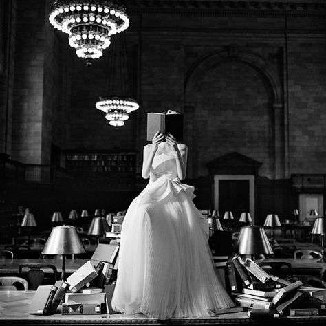 With an illustrious career spanning over 45 years, New York-based photographer Rodney Smith has produced countless images that are a perfect blend of sophistication and whimsy. Shooting on film with a medium-format Hasselblad, Smith creates enchanting portraits of classically styled figures posing perfectly within charmingly eccentric scenes. His beautifully framed photos, although often fanciful and downright surreal, are almost 99 percent shot in-camera, as he told us in a 2011 interview. ... Surrealism Fashion, Rodney Smith, Pile Of Books, Fashion Landscape, Color Film, Figure Poses, A Wedding Dress, Black And White Photographs, White Fashion