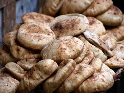 Egyptian Bread Recipe, Egyptian Bread, Egyptian Recipes, Arabic Bread, Types Of Sandwiches, Pain Pita, Arabic Recipes, Artisan Bread Recipes, Middle Eastern Cuisine